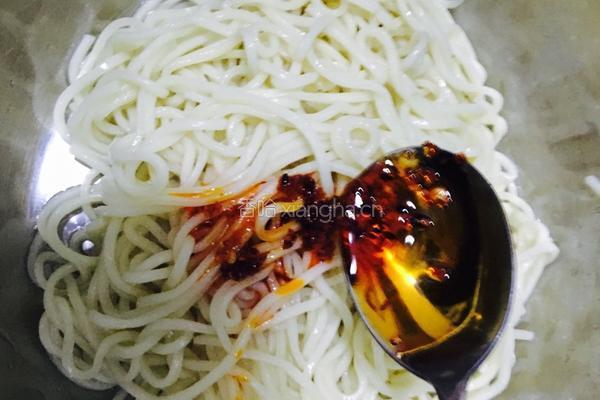 凉拌面的做法图解3
