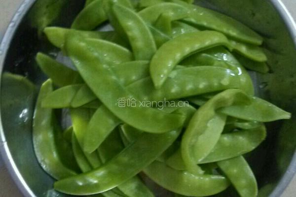 荷兰豆炒肉片的做法图解2