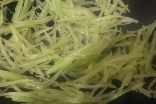 口蘑莴笋蛋汤的做法图解4