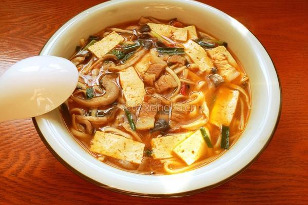 〖 蘑菇酸汤面 〗的做法图解11
