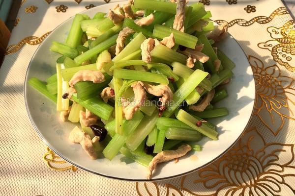 鸡丝芹菜