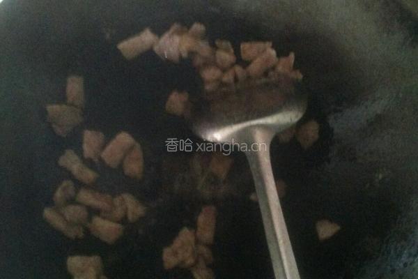 卷心菜木耳炒肉片的做法图解3
