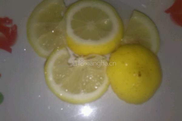 柠檬水的做法图解1