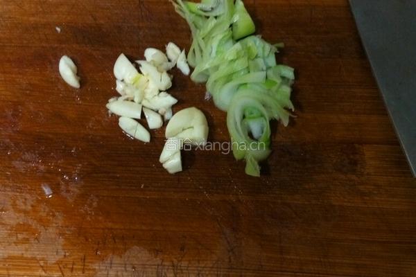 啤酒香菇鸡腿的做法图解3