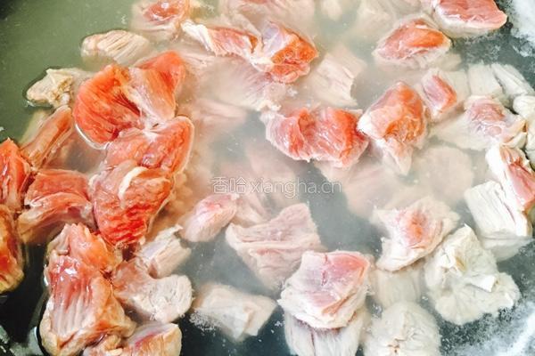 土豆萝卜炖牛肉的做法图解3