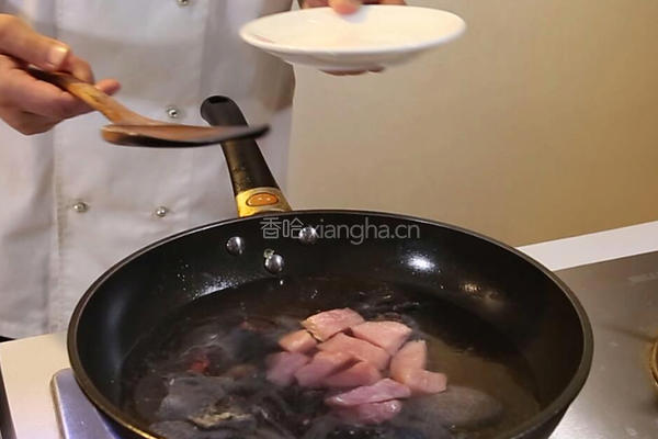 花旗参红枣炖鸡汤的做法图解4