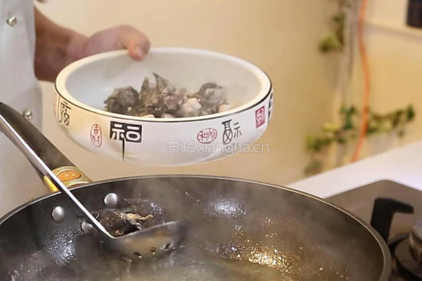 花旗参红枣炖鸡汤的做法图解5