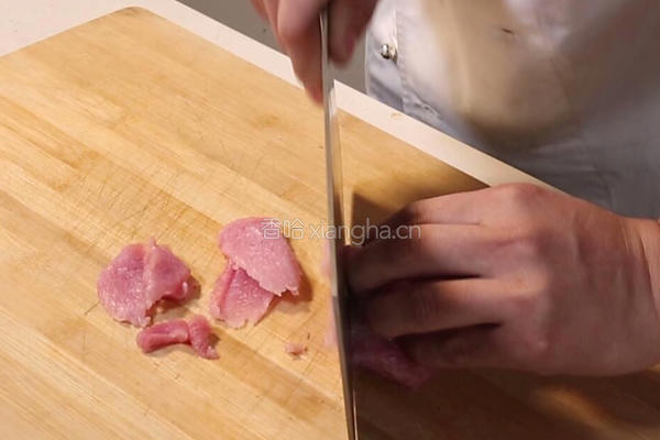 茭白炒肉的做法图解3