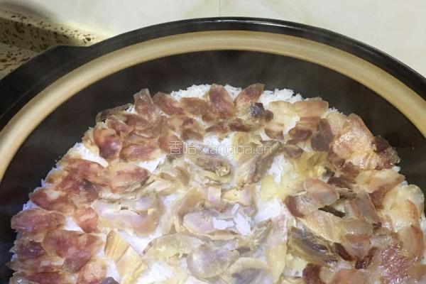 腊昧烧昧油盐煲仔饭的做法图解4