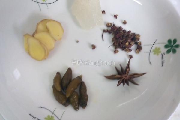 白米醋酸辣猪手的做法图解3