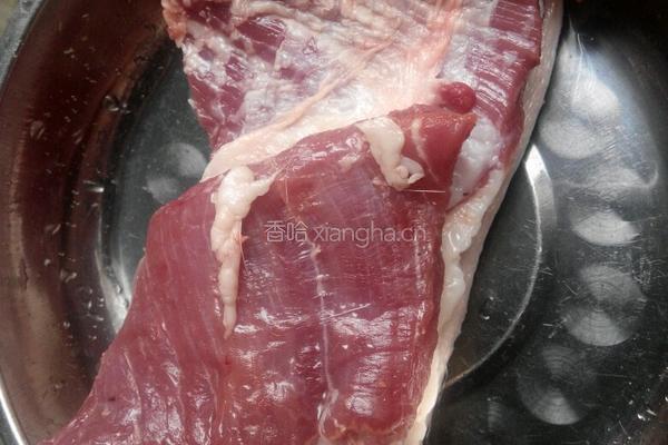 花腩肉炆笋干的做法图解2