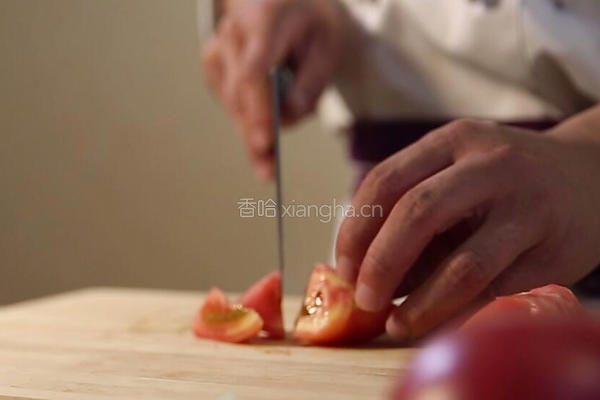 西红柿炒鸡蛋的做法图解1