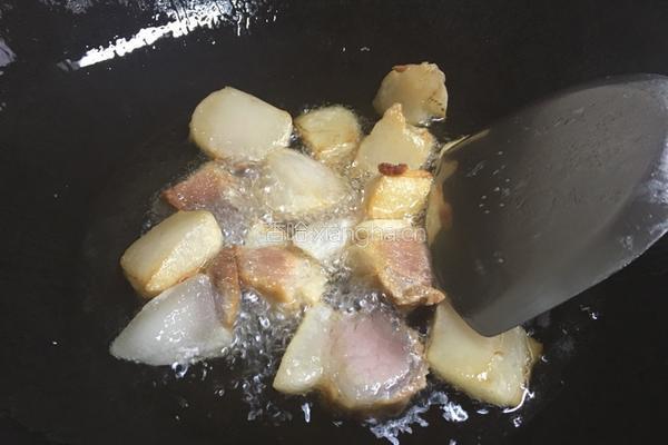 鱿鱼干煲五花肉的做法图解7