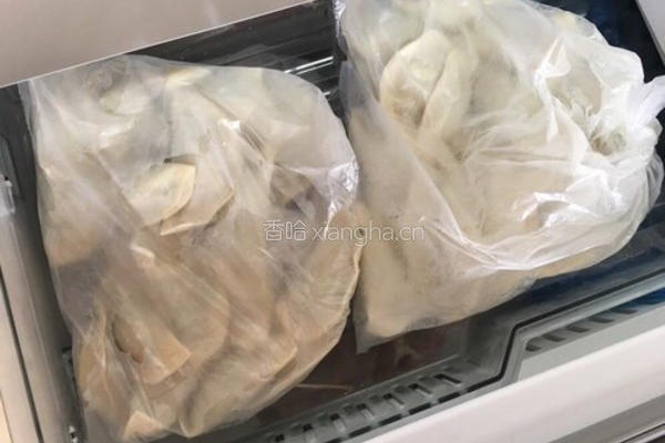 荠菜猪肉榨菜饺子的做法图解5