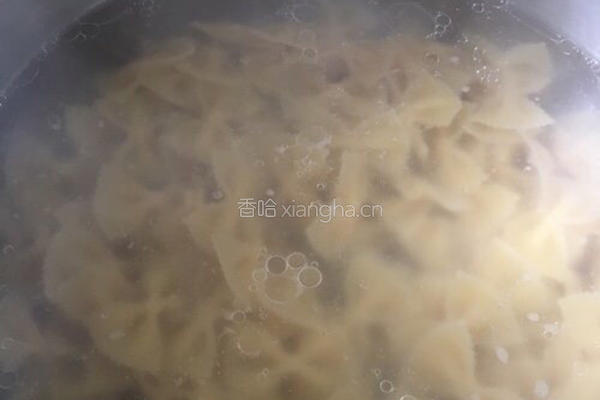 南瓜培根意面的做法图解1