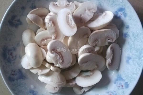 双菇干腐肉片的做法图解4