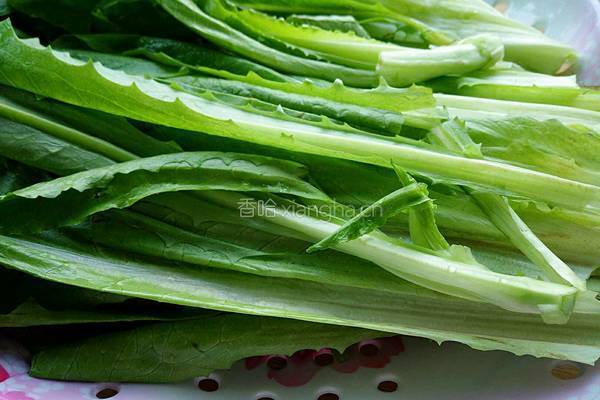 油麦菜烧香菇的做法图解1