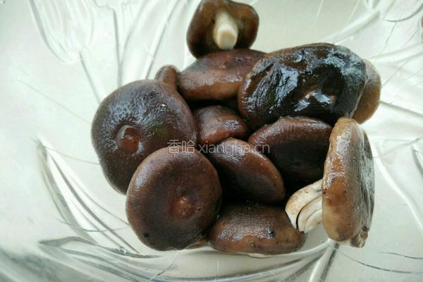 油麦菜烧香菇的做法图解3