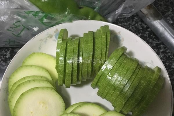 金麦葫芦饼的做法图解1