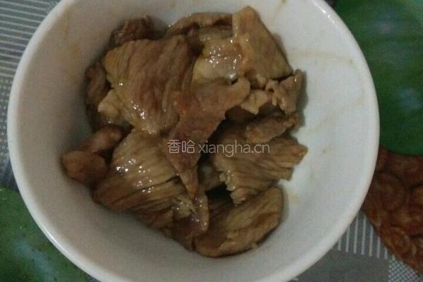 兰豆炒肉片的做法图解2