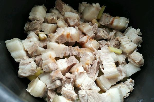 电饭锅红烧肉简单实用的做法图解5