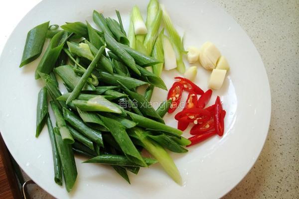 香菇蚝油焖鸡肉的做法图解3