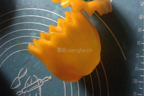 五彩鸡丁盅的做法图解2