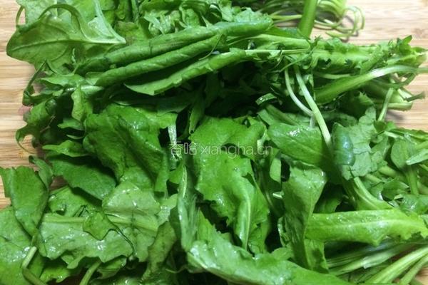 荠菜炒蛋的做法图解1