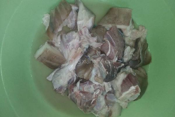 猪蹄炖土豆陕西做法的做法图解1