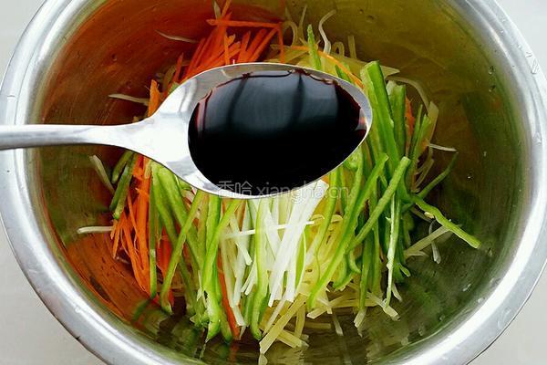 凉拌酸辣土豆丝的做法图解5