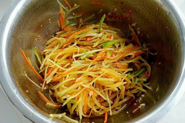 凉拌酸辣土豆丝的做法图解9