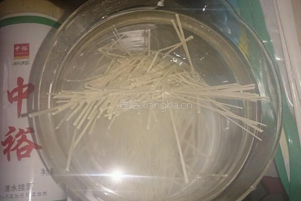（微波炉）咖喱蒜香清水挂面的做法图解1