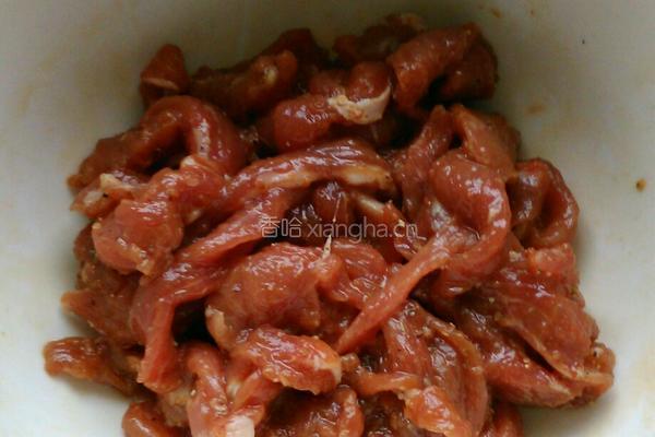 青椒肉丝炒面的做法图解1