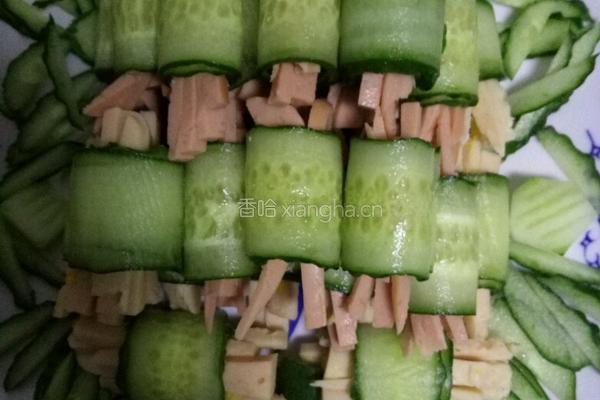 凉拌黄瓜卷火腿的做法图解3