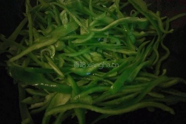 青椒炒肉的做法图解4