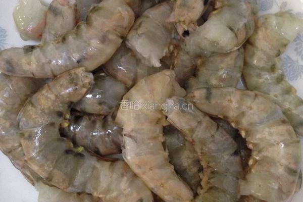 番茄酱炒大虾 的做法图解2