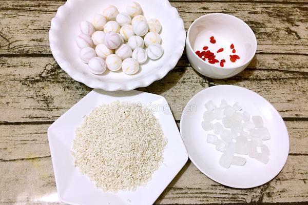 糯米水晶汤圆的做法图解1