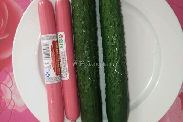 凉拌黄瓜卷火腿的做法图解1