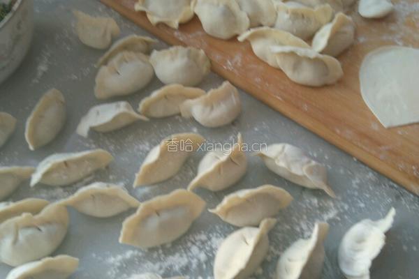 韭菜肉水饺的做法图解4