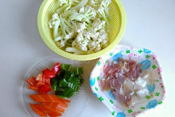 花菜炒咸肉的做法图解2