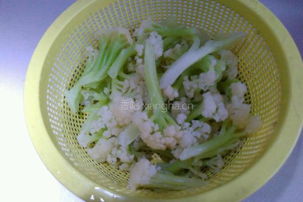 花菜炒咸肉的做法图解3