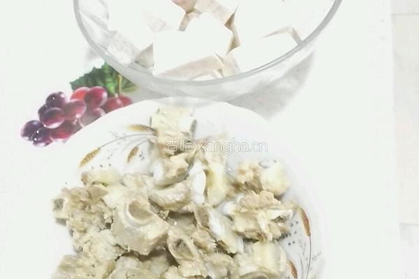 香芋蒸排骨的做法图解2