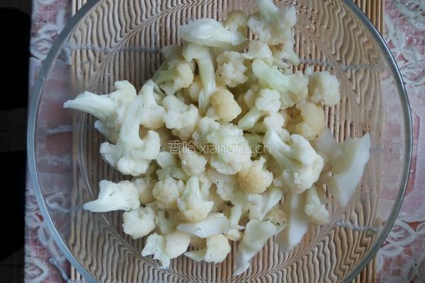 菜花瘦肉的做法图解1