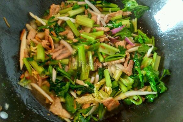 芹菜炒肉的做法图解4