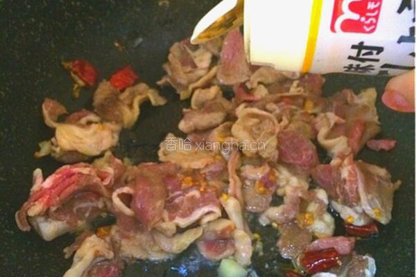 大葱炒孜然羊肉的做法图解3