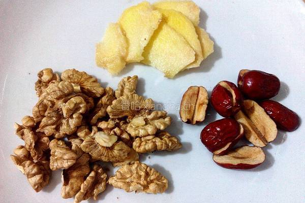 红枣核桃煲鸡汤的做法图解4