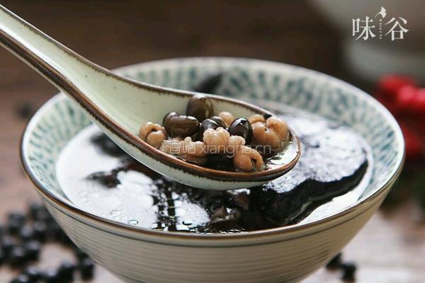 黑豆首乌煲乌鸡汤的做法图解4