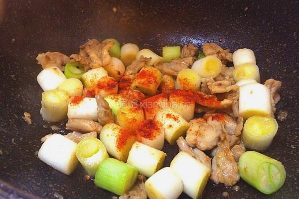 葱段炒鸡脖肉的做法图解6