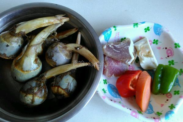 茨菇炒咸肉的做法图解1