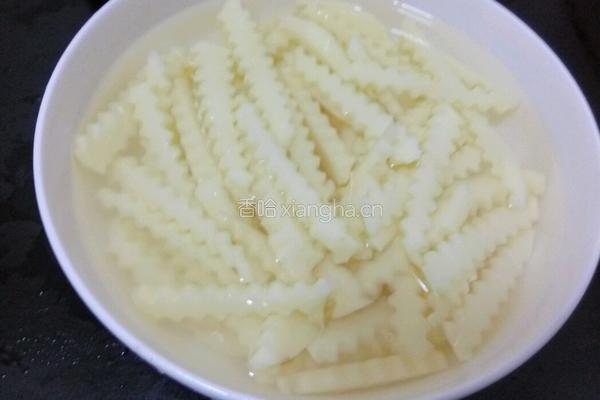 孜然土豆条的做法图解2